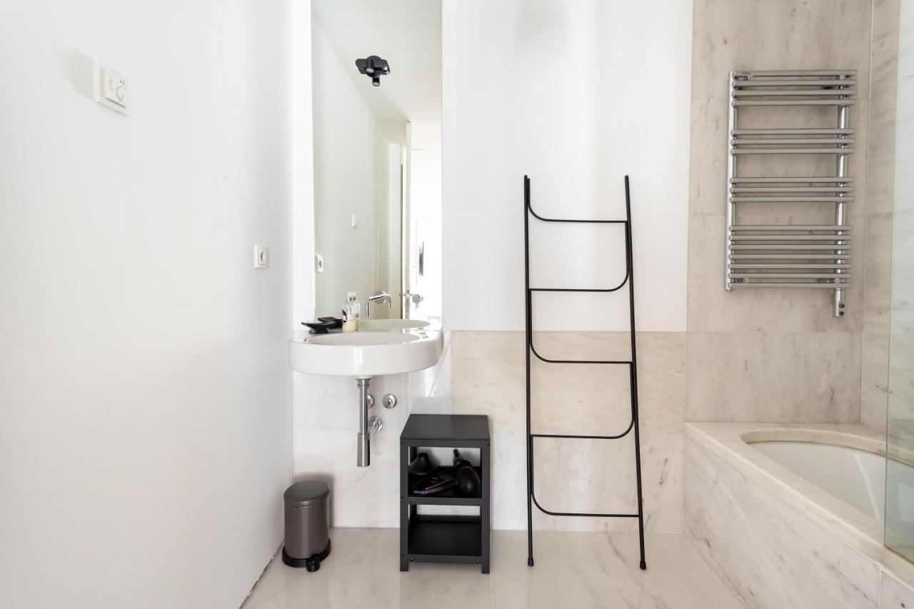 Altido Stylish 5Br Apt With Big Terrace In Principe Real Lisboa Eksteriør bilde